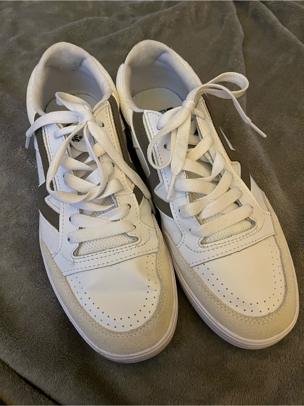 Vans White and Gray Low-Top Lace-Up Sneakers with Suede Accents